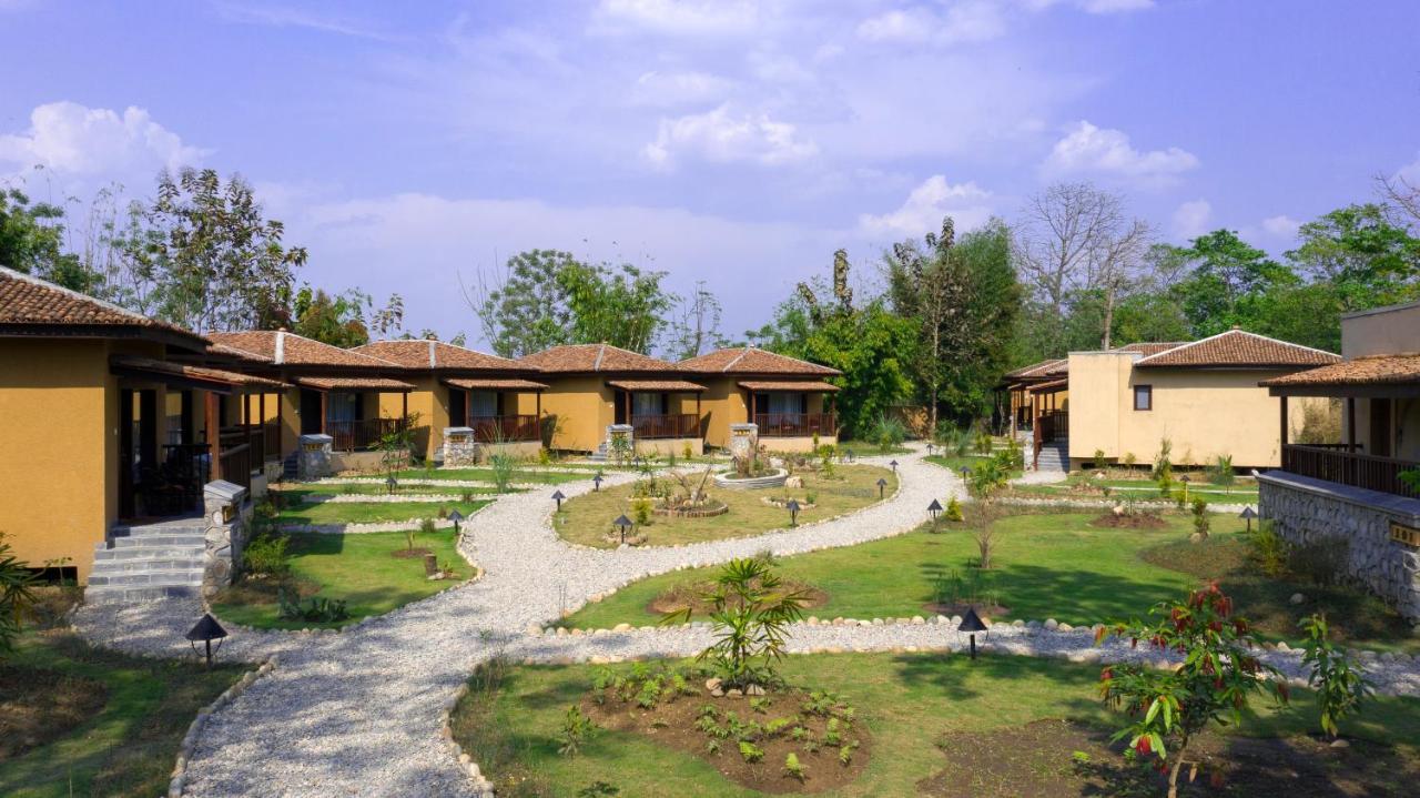 Jungle Villa Resort - Near Chitwan National Park Exteriör bild