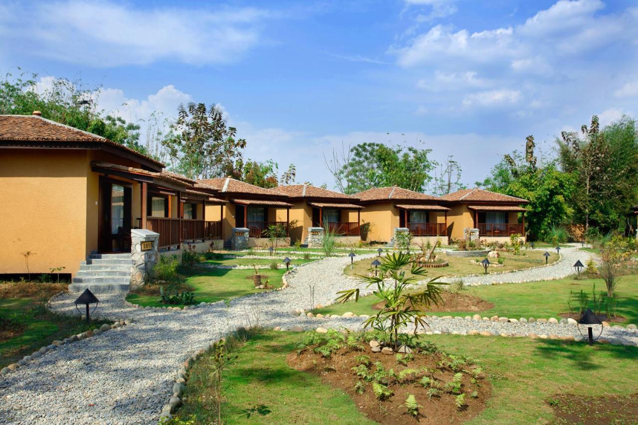 Jungle Villa Resort - Near Chitwan National Park Exteriör bild