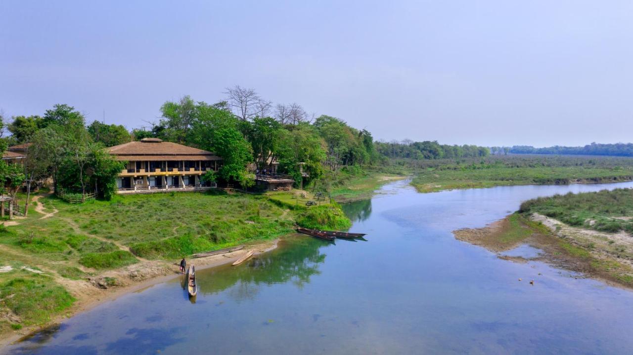 Jungle Villa Resort - Near Chitwan National Park Exteriör bild